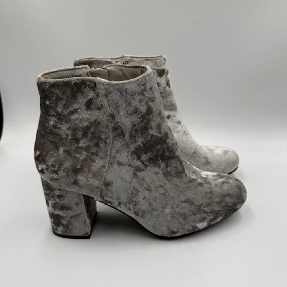 Diba Silver Grey Crushed‎ Velvet Ankle Boots Block Heel Side Zip Womens 7.5M